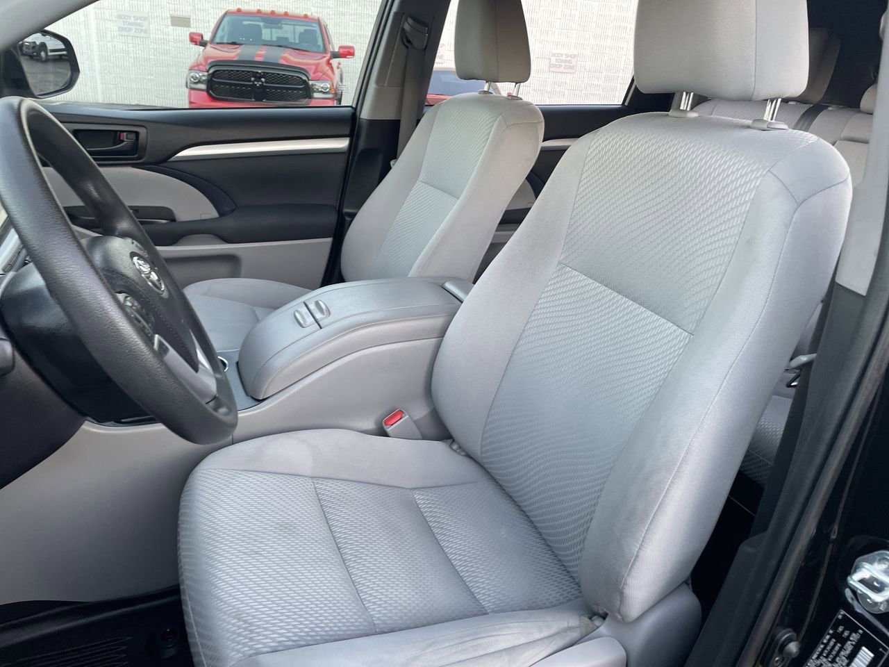 Thumbnail: 2019 Toyota Highlander - 12