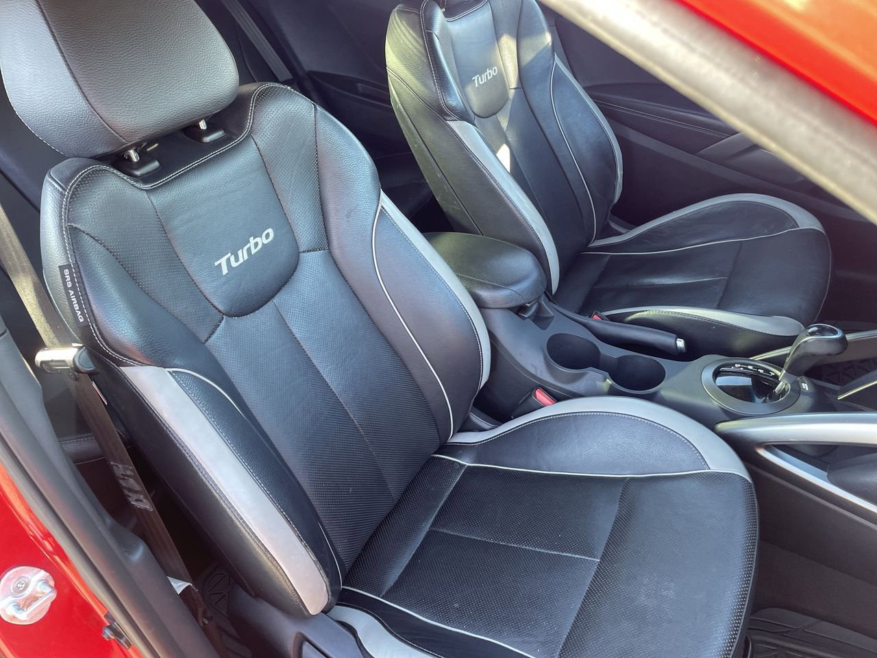 Thumbnail: 2014 Hyundai Veloster - 14