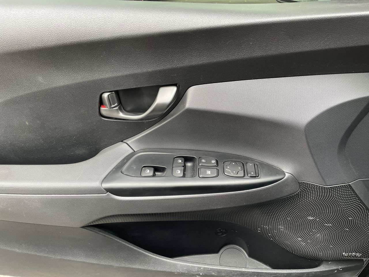 Thumbnail: 2021 Hyundai Veloster - 29