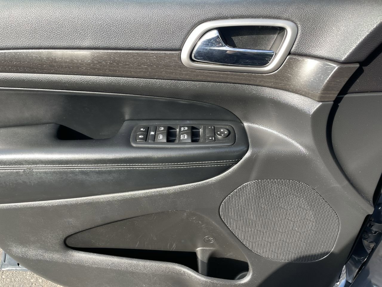 Thumbnail: 2017 Jeep Grand Cherokee - 31