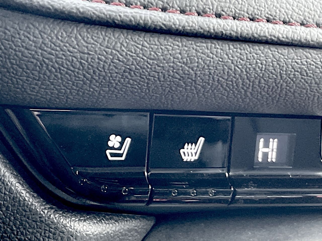 Thumbnail: 2023 Chevrolet Blazer - 22