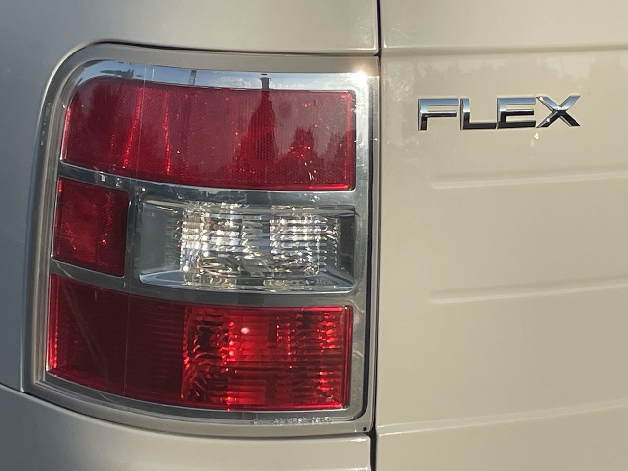 Thumbnail: 2010 Ford Flex - 33