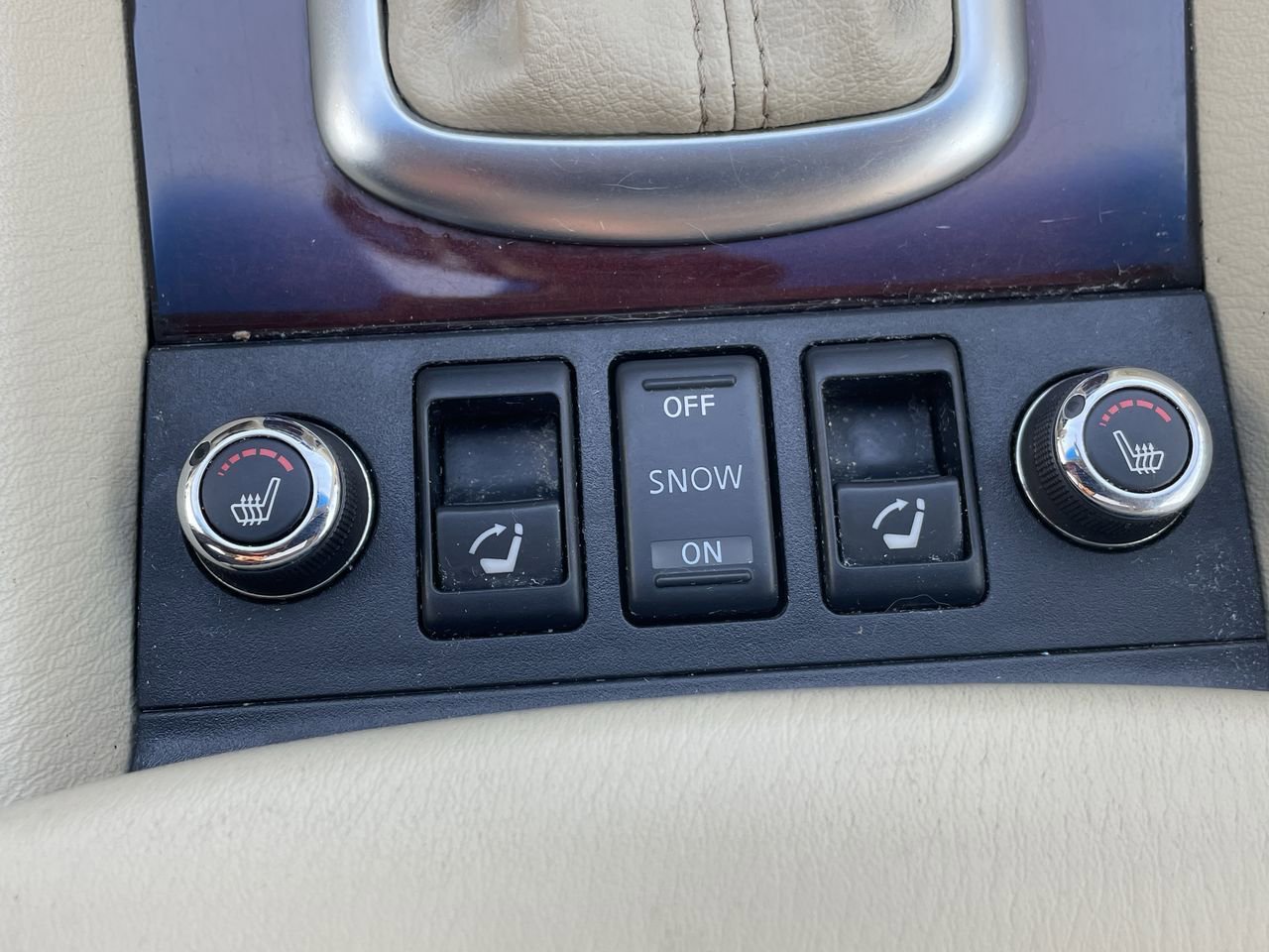 Thumbnail: 2011 INFINITI EX35 - 23