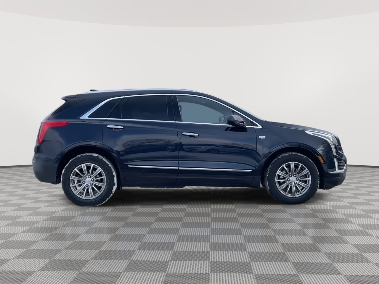 Thumbnail: 2017 Cadillac XT5 - 9