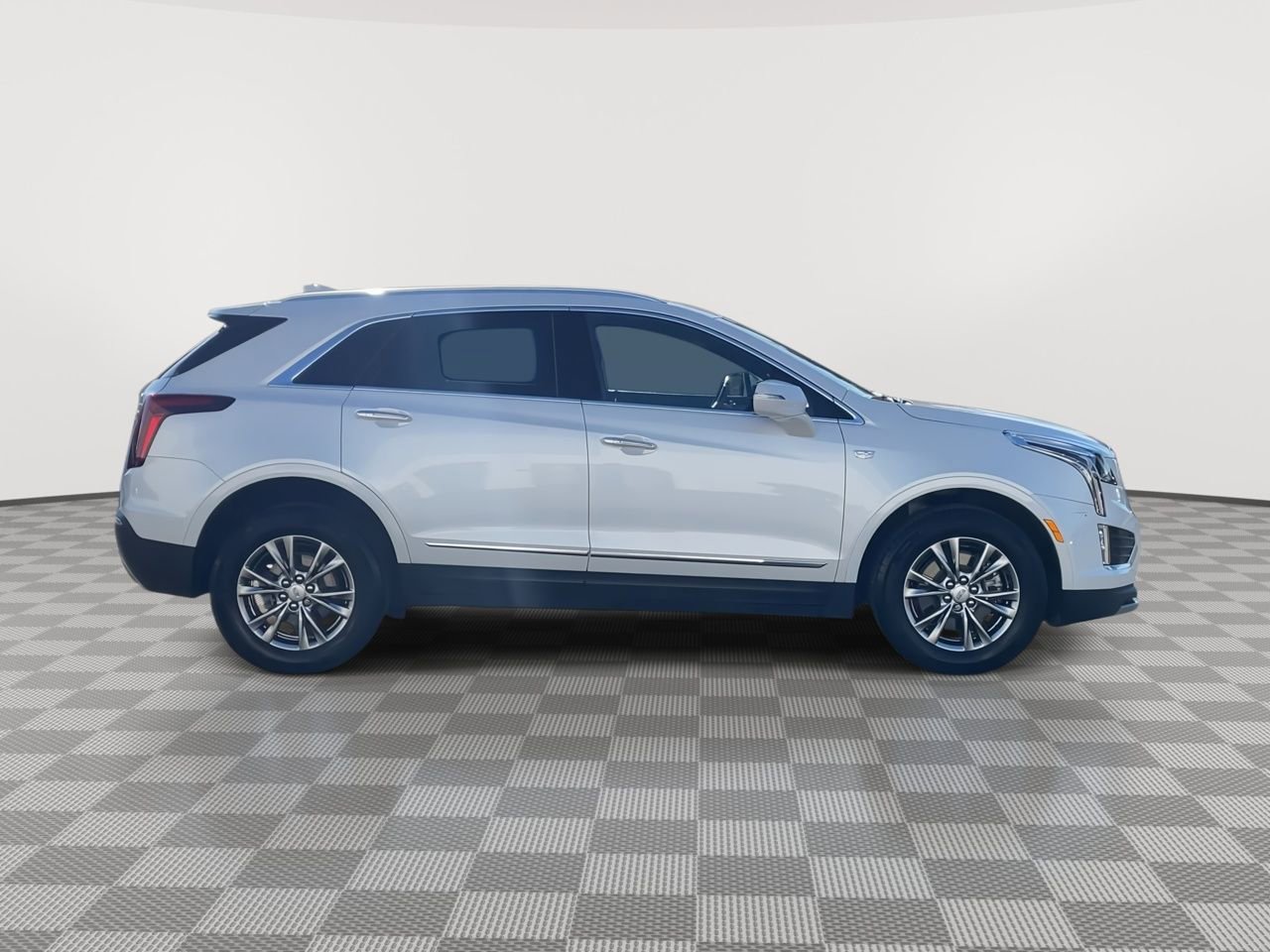 Thumbnail: 2023 Cadillac XT5 - 9