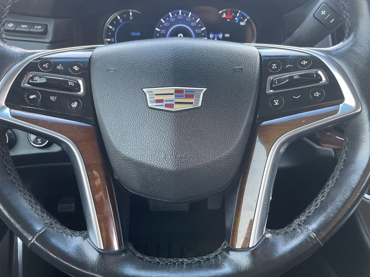 Thumbnail: 2016 Cadillac Escalade - 10