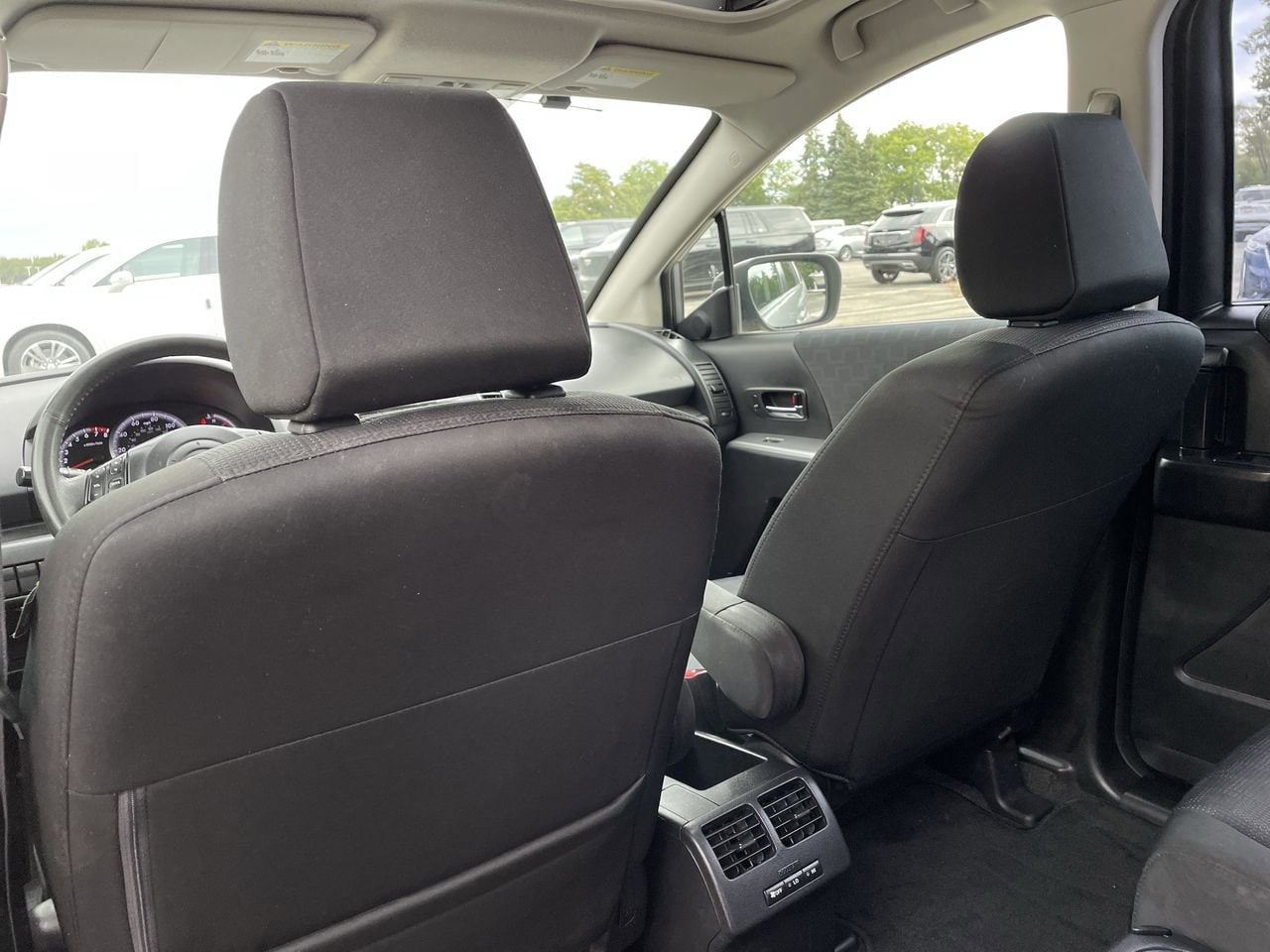 Thumbnail: 2010 Mazda Mazda5 - 19