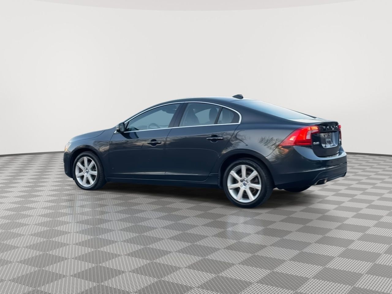 Thumbnail: 2016 Volvo S60 - 6