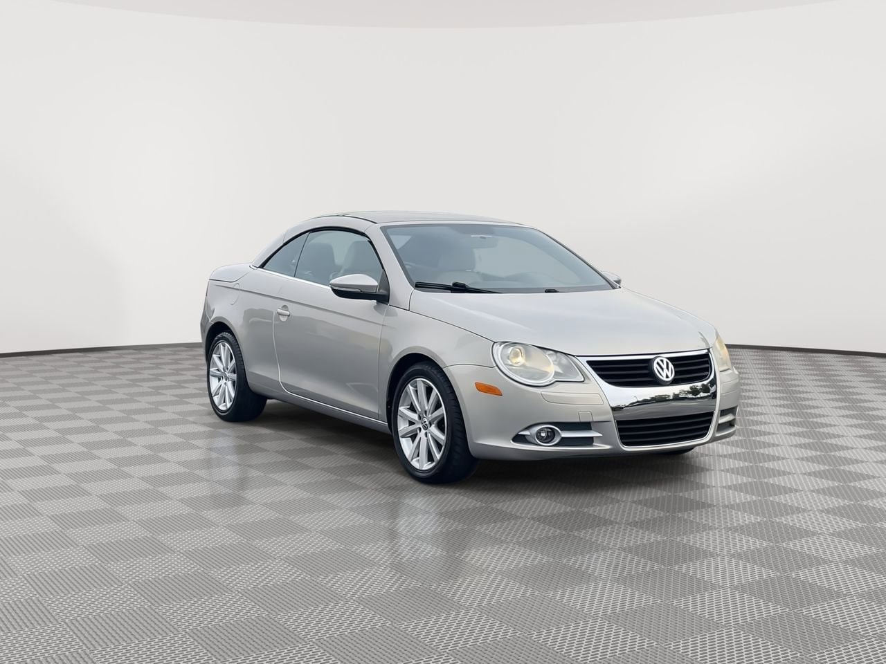 Thumbnail: 2010 Volkswagen Eos - 2