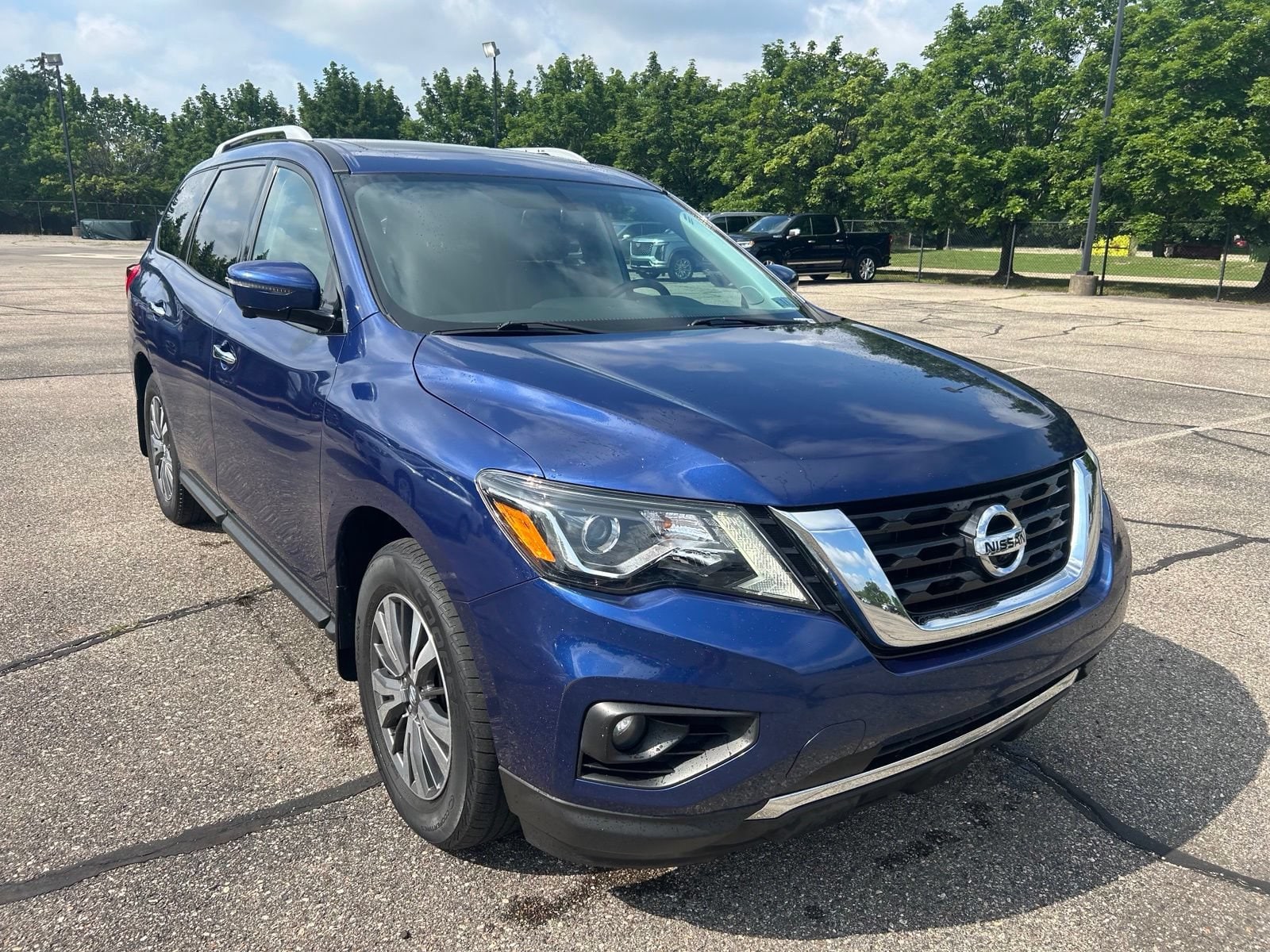 Thumbnail: 2017 Nissan Pathfinder - 4