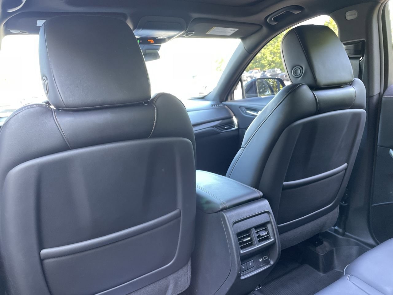 Thumbnail: 2023 Cadillac XT4 - 20