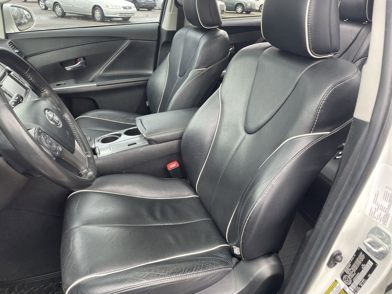 Thumbnail: 2013 Toyota Venza - 12