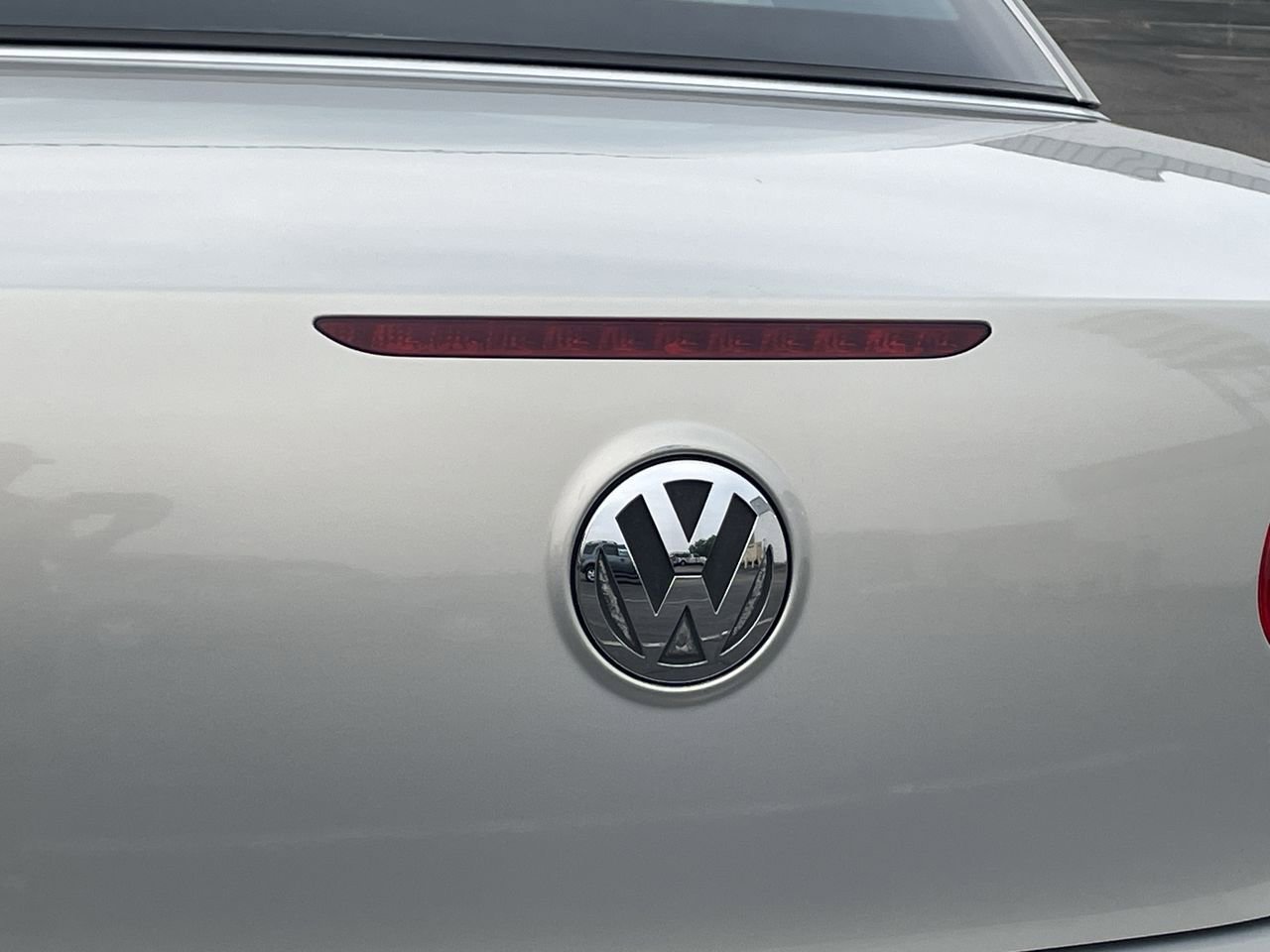 Thumbnail: 2010 Volkswagen Eos - 36