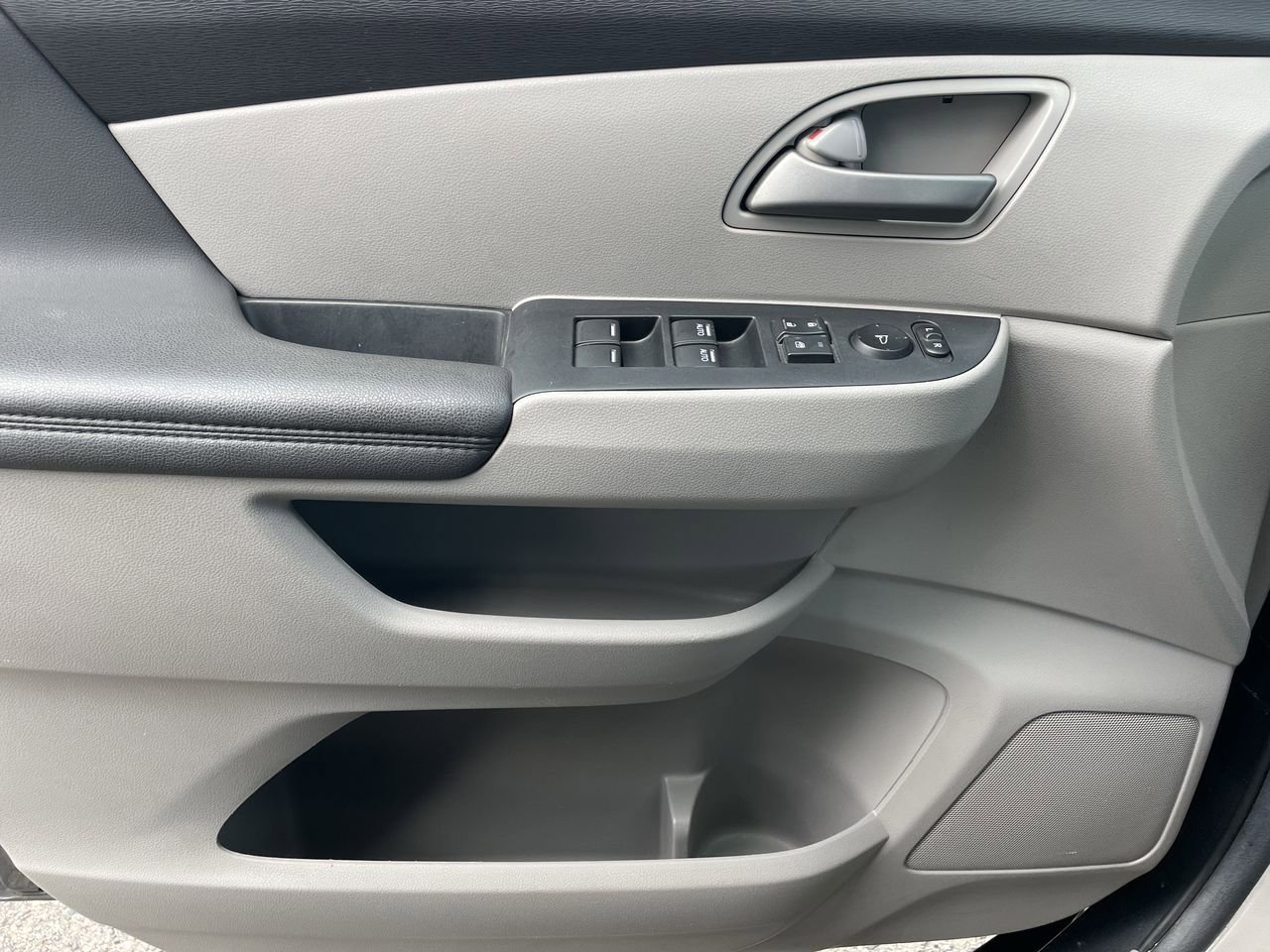 Thumbnail: 2012 Honda Odyssey - 27