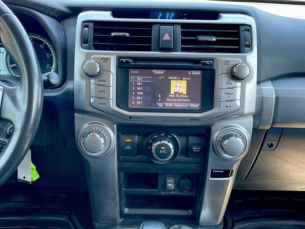 Thumbnail: 2014 Toyota 4Runner - 13