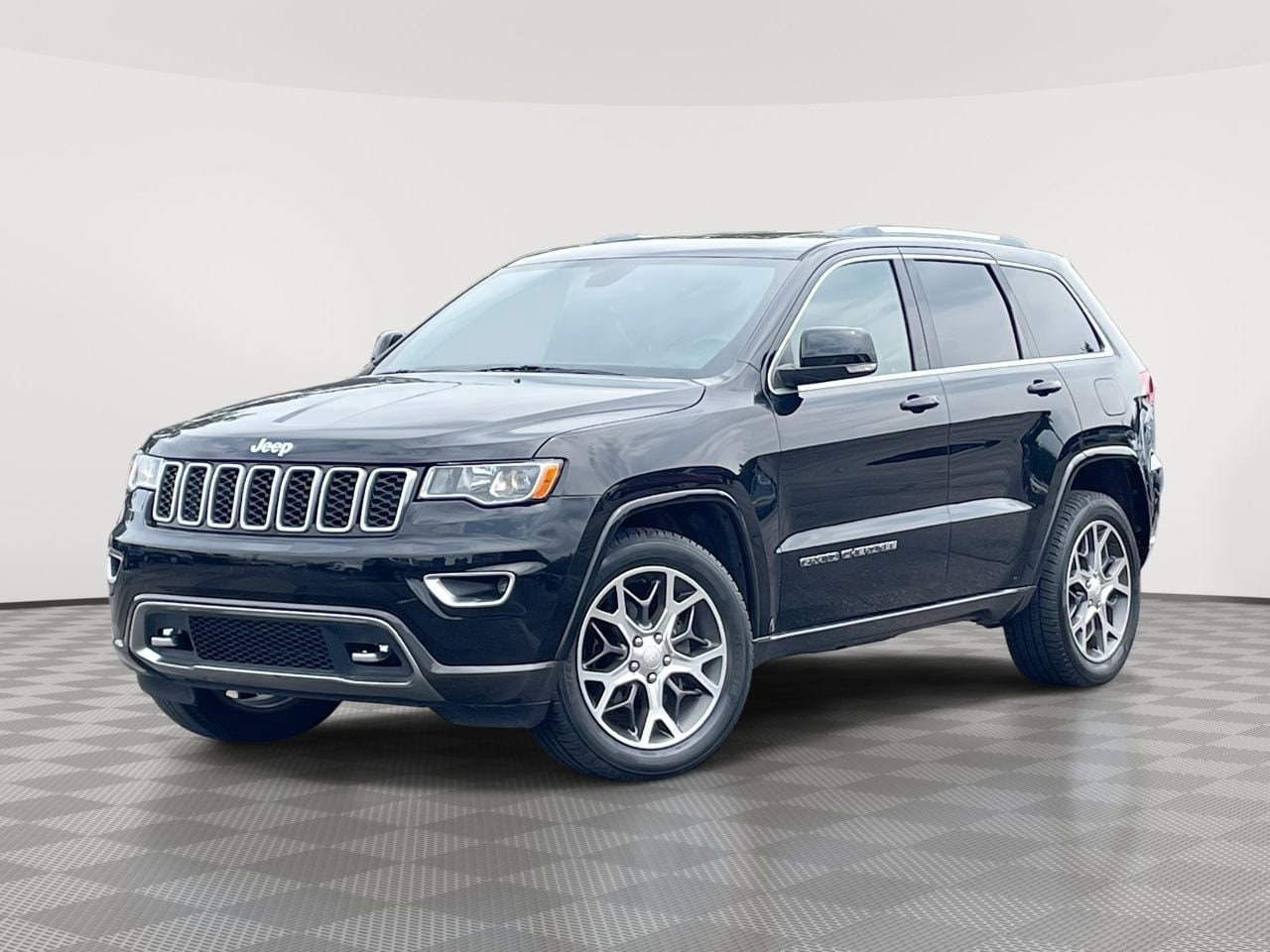 Thumbnail: 2018 Jeep Grand Cherokee - 1