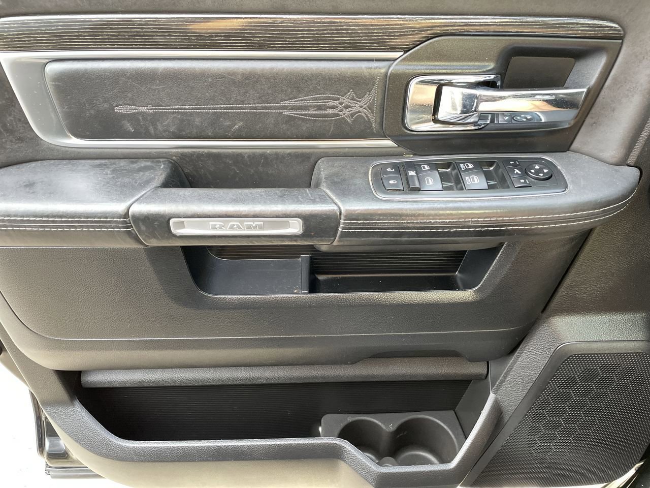 2015 RAM 3500 Longhorn 36