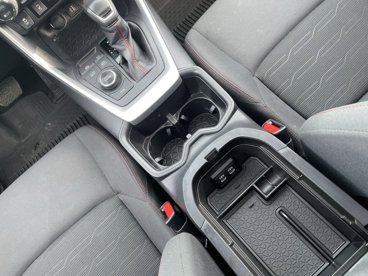 Thumbnail: 2023 Toyota RAV4 - 26