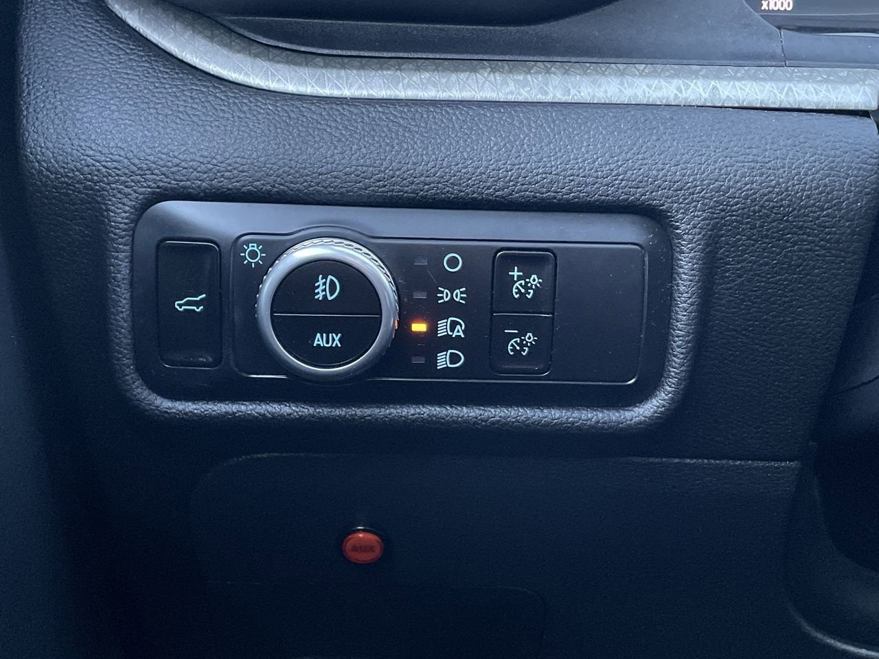 Thumbnail: 2022 Ford Explorer - 32