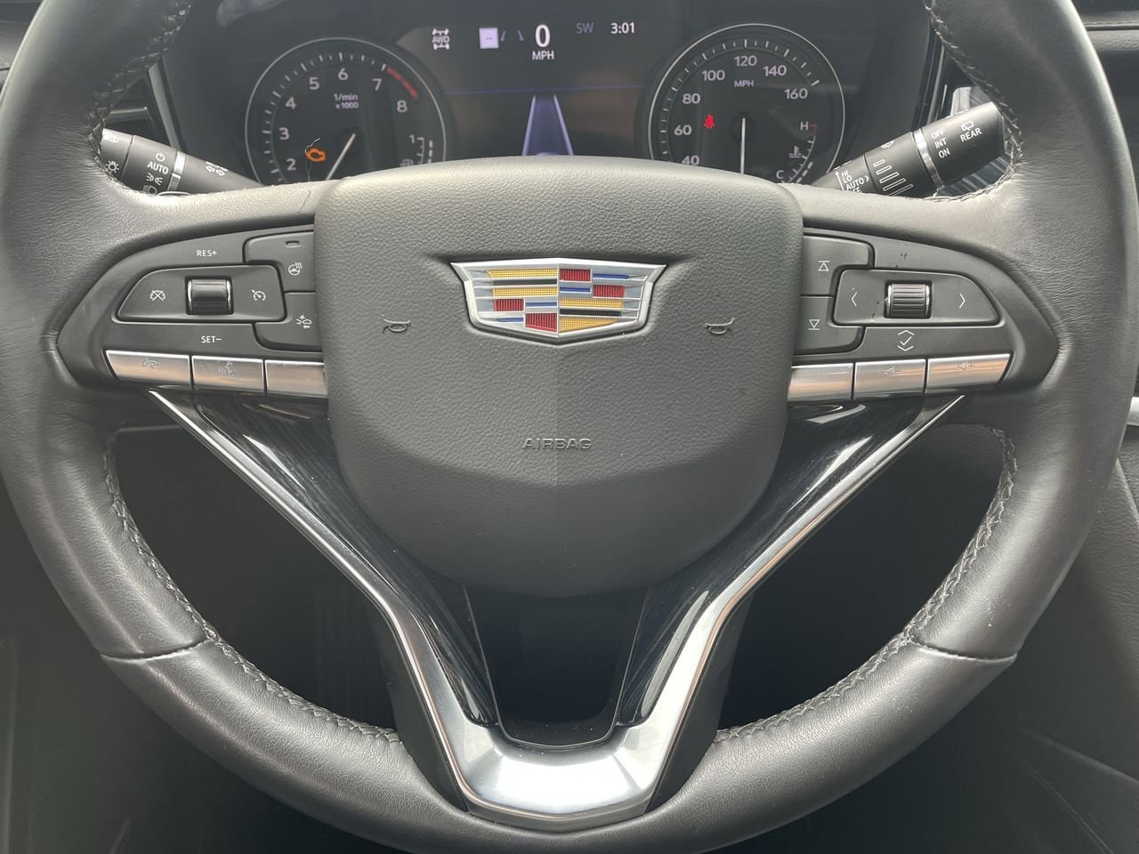 Thumbnail: 2024 Cadillac XT6 - 10