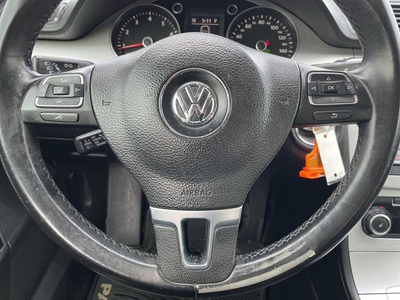 Thumbnail: 2010 Volkswagen Passat - 10
