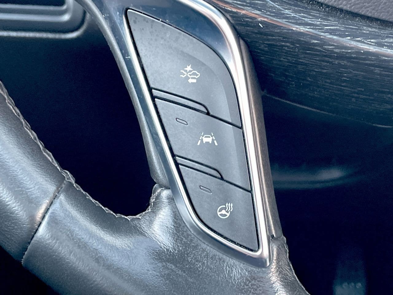 Thumbnail: 2023 Cadillac XT5 - 24