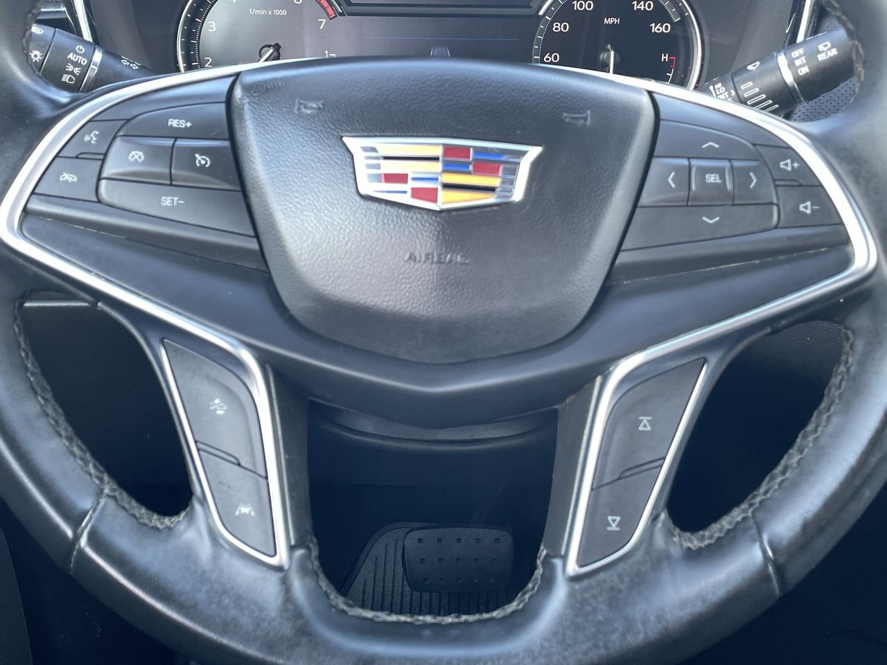 Thumbnail: 2024 Cadillac XT5 - 10