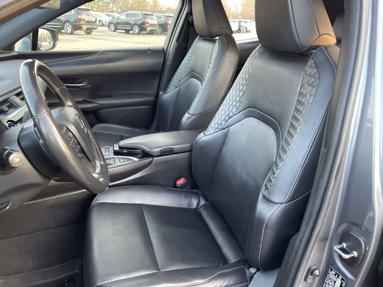 Thumbnail: 2020 Lexus UX - 12