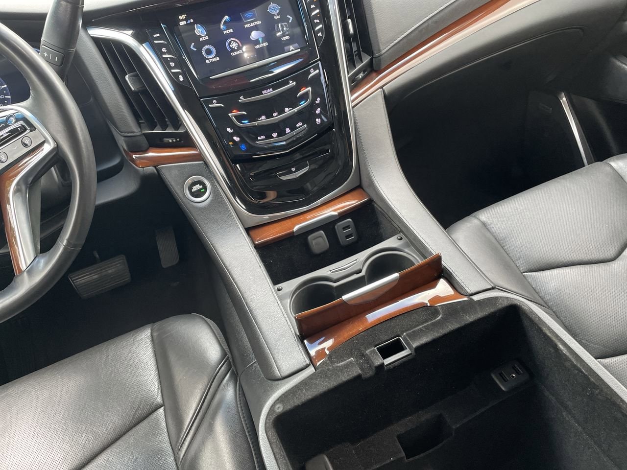 Thumbnail: 2017 Cadillac Escalade - 29
