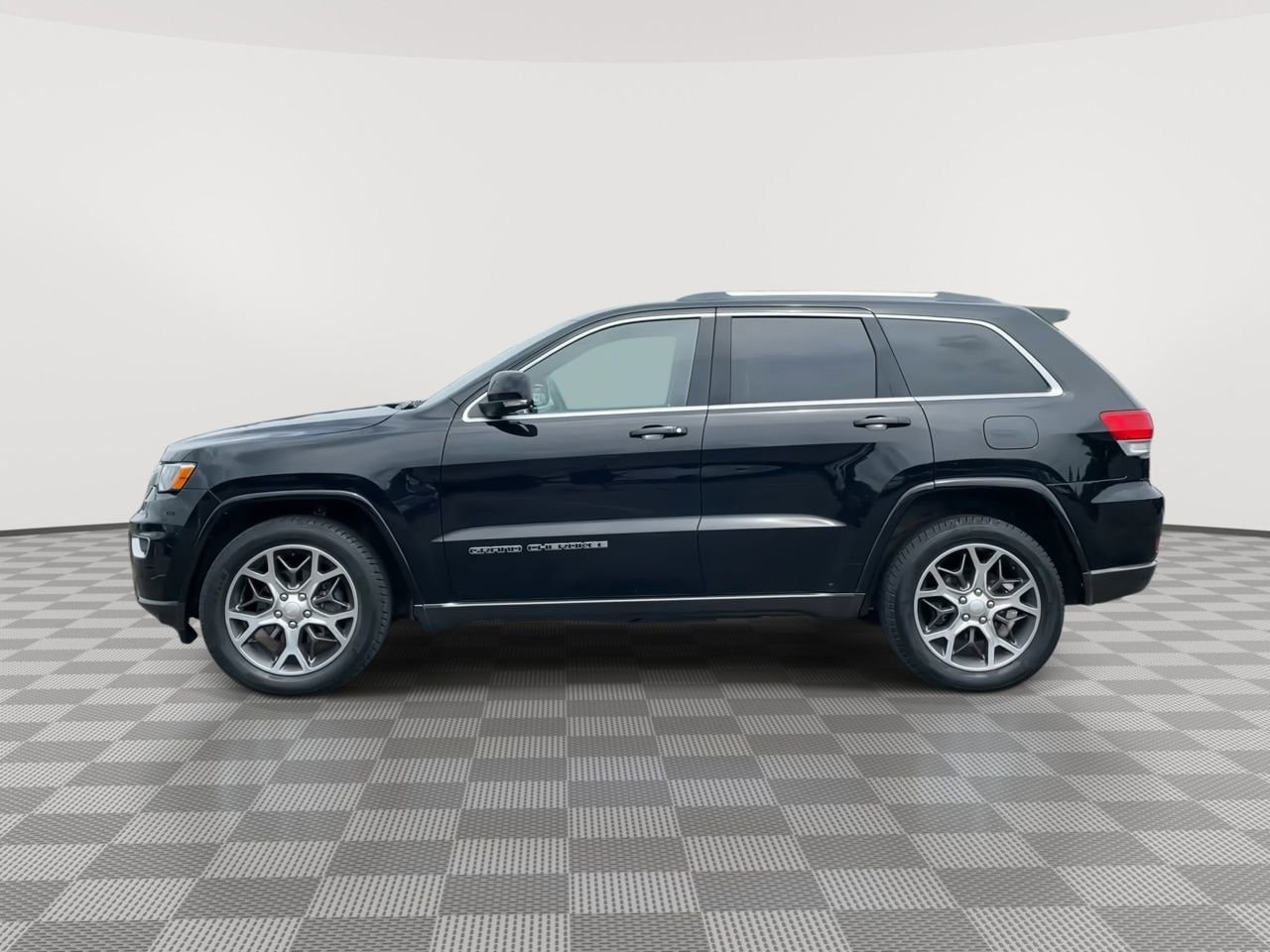 Thumbnail: 2018 Jeep Grand Cherokee - 5