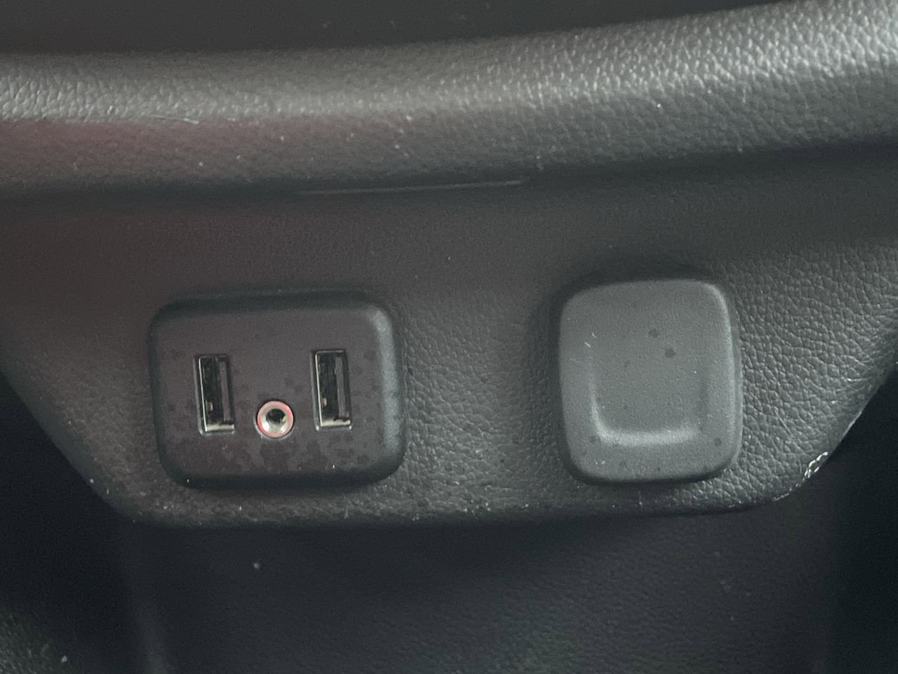 Thumbnail: 2021 Chevrolet Traverse - 24