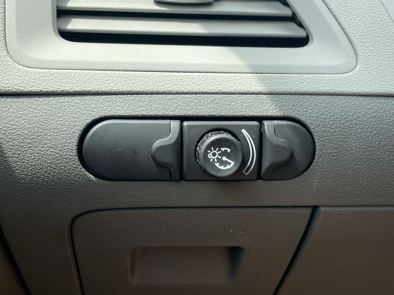 Thumbnail: 2009 Chevrolet Malibu - 23