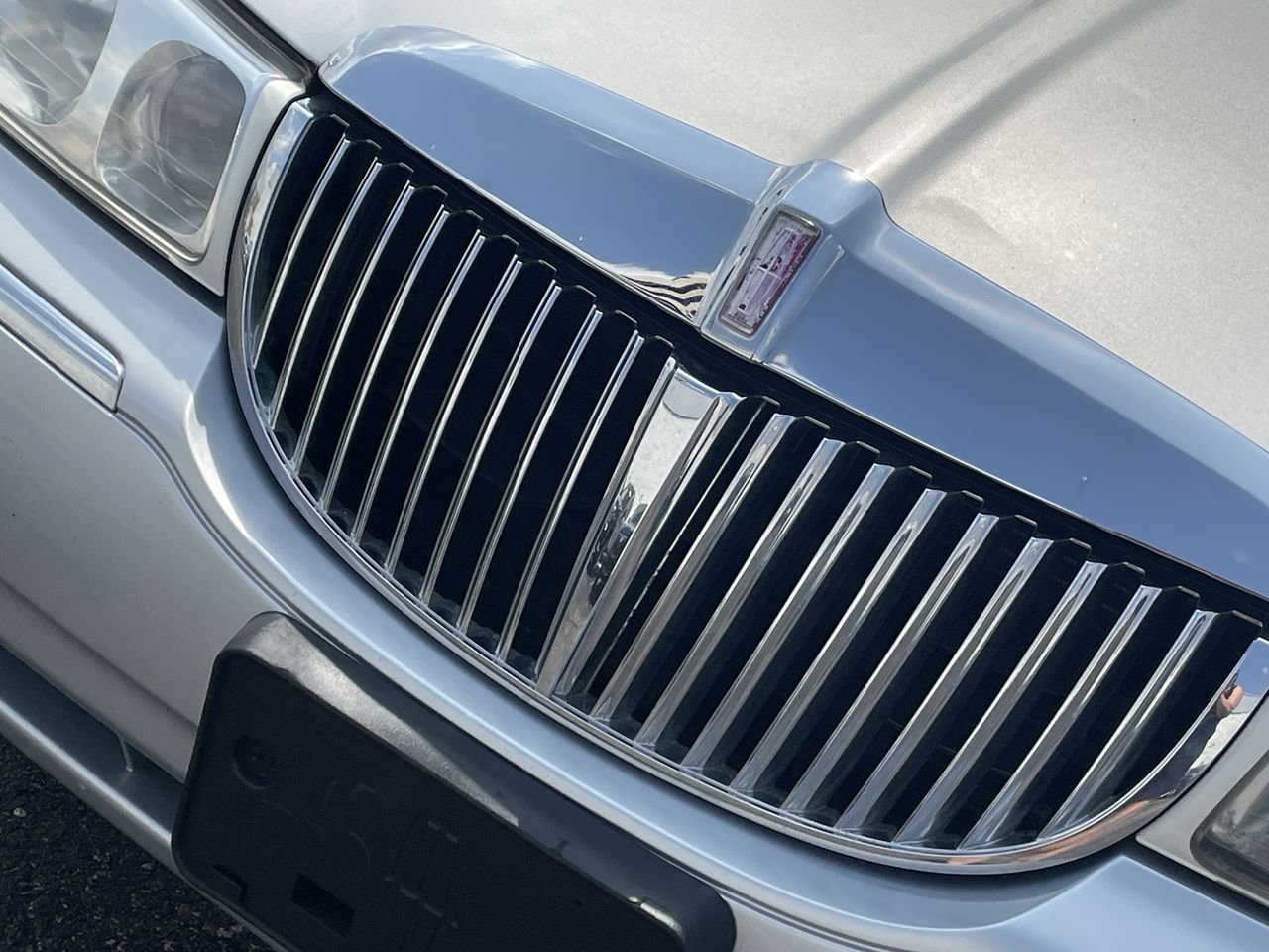 Thumbnail: 2000 Lincoln Town Car - 28