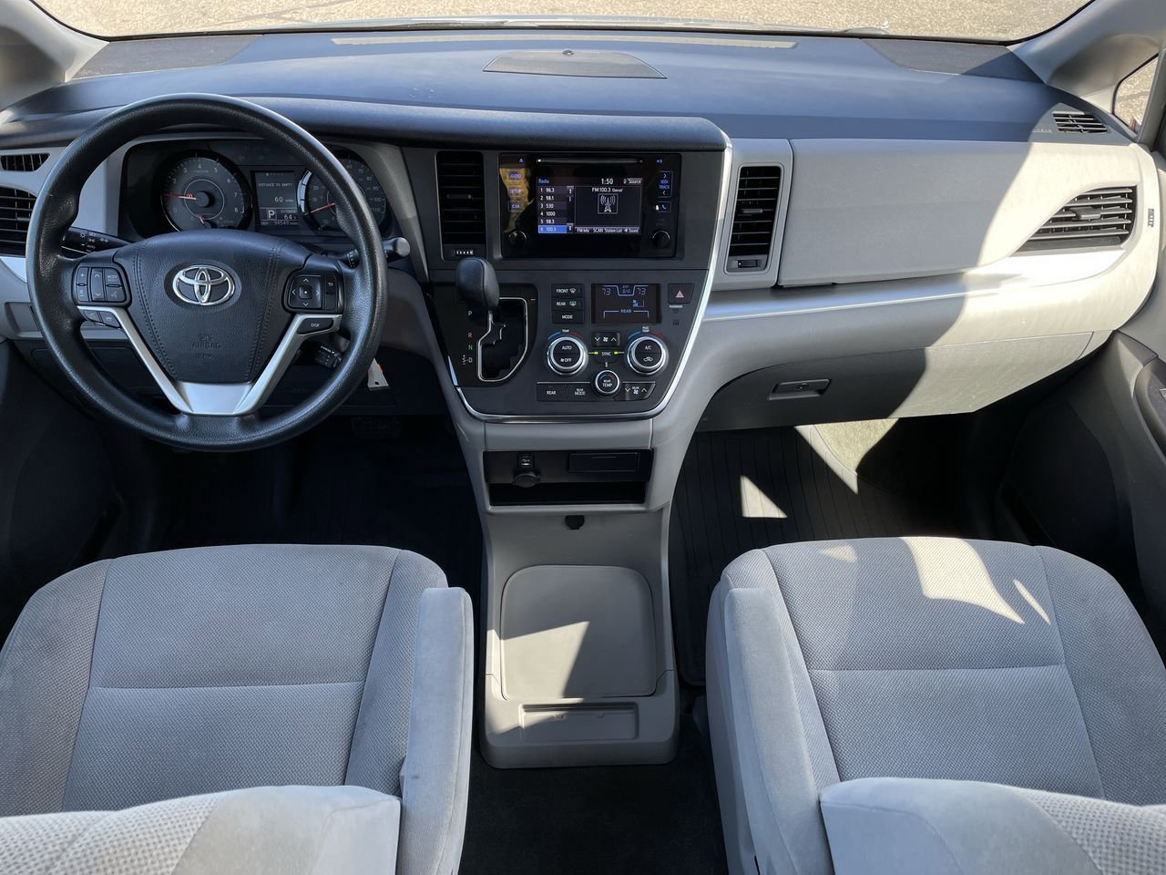 Thumbnail: 2017 Toyota Sienna - 21