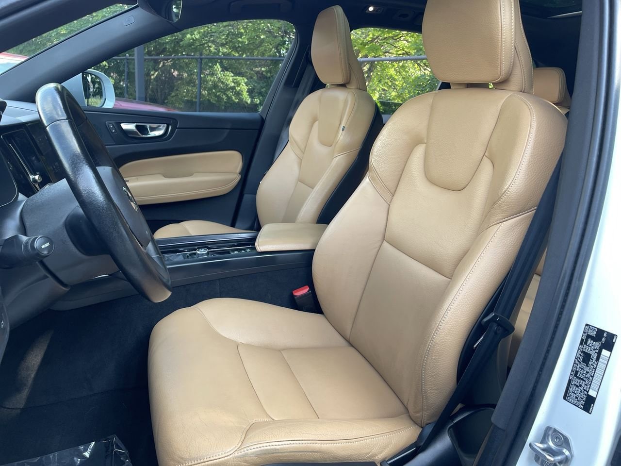 Thumbnail: 2020 Volvo XC60 - 12