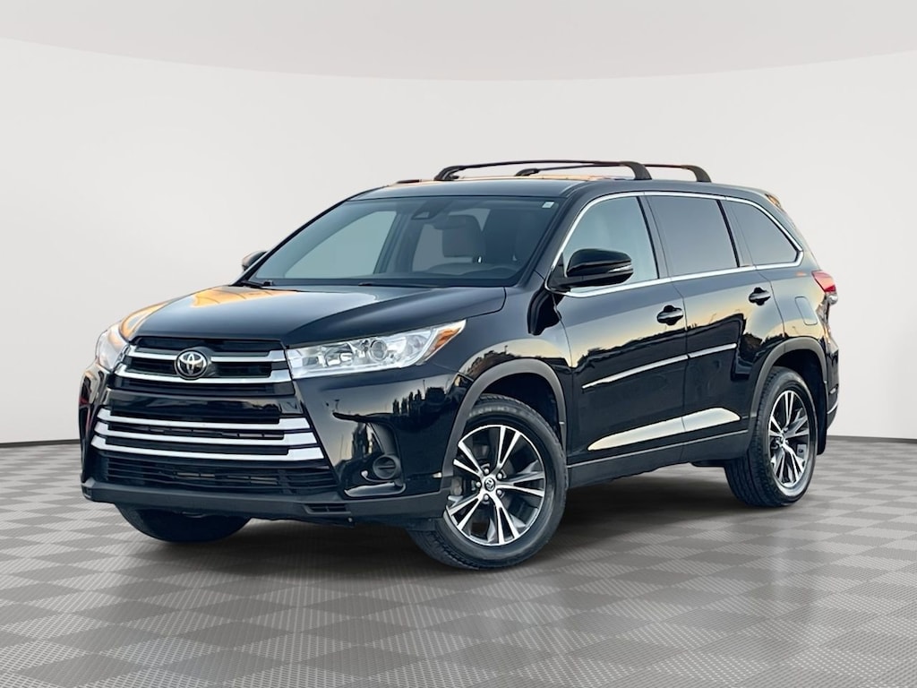 Used 2019 Toyota Highlander LE