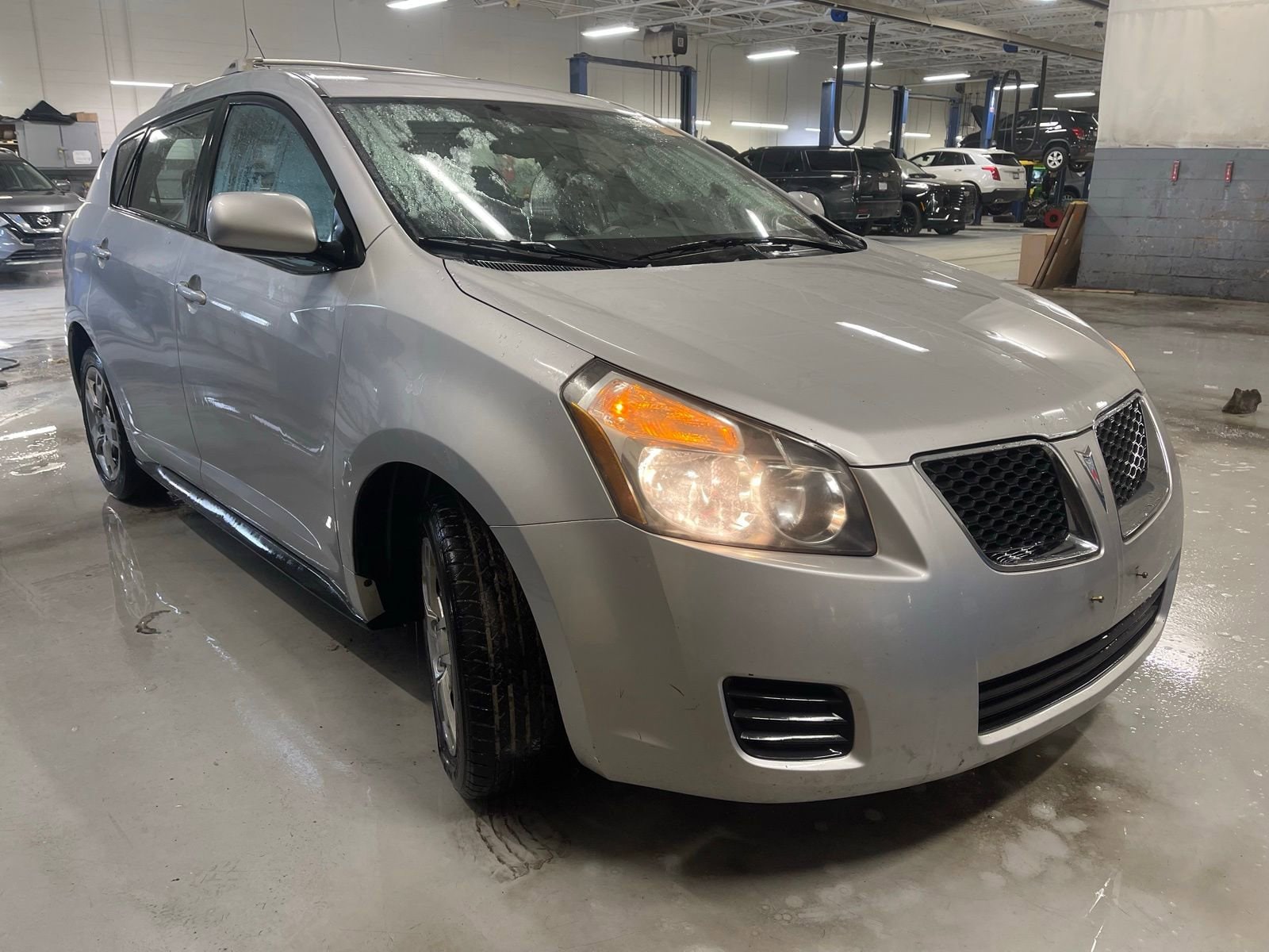Used 2009 Pontiac Vibe AWD with VIN 5Y2SM67049Z408838 for sale in Plymouth, MI