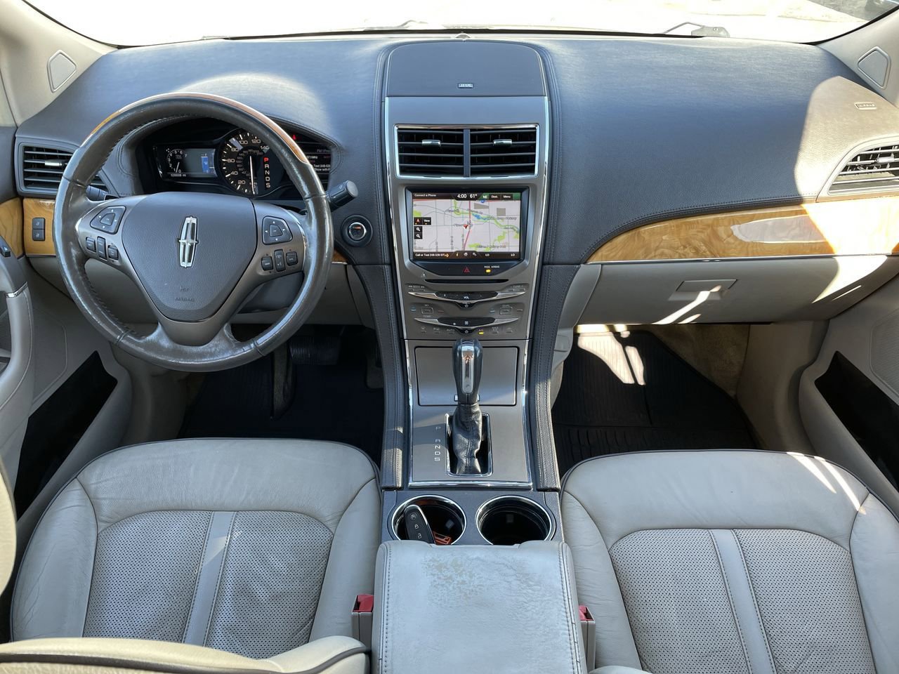 Thumbnail: 2015 Lincoln MKX - 25
