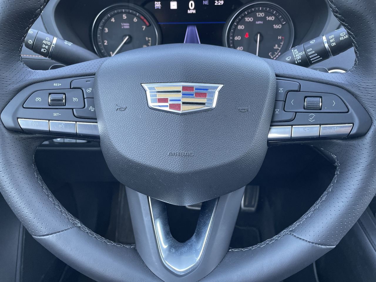 Thumbnail: 2022 Cadillac XT4 - 10
