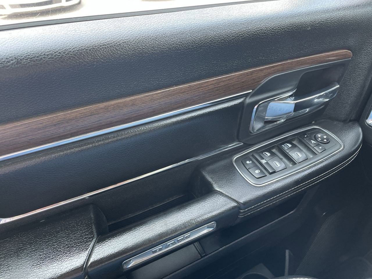 2013 RAM 1500 Laramie 35
