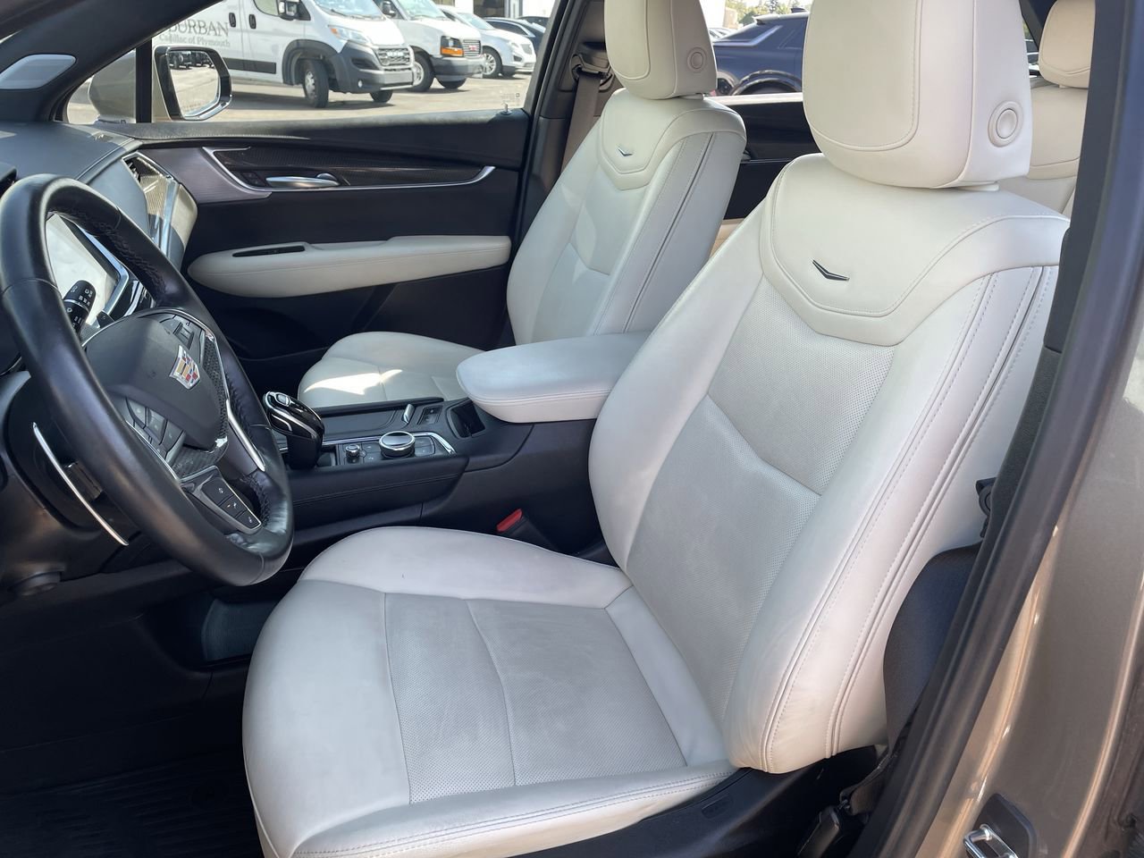 Thumbnail: 2023 Cadillac XT5 - 12