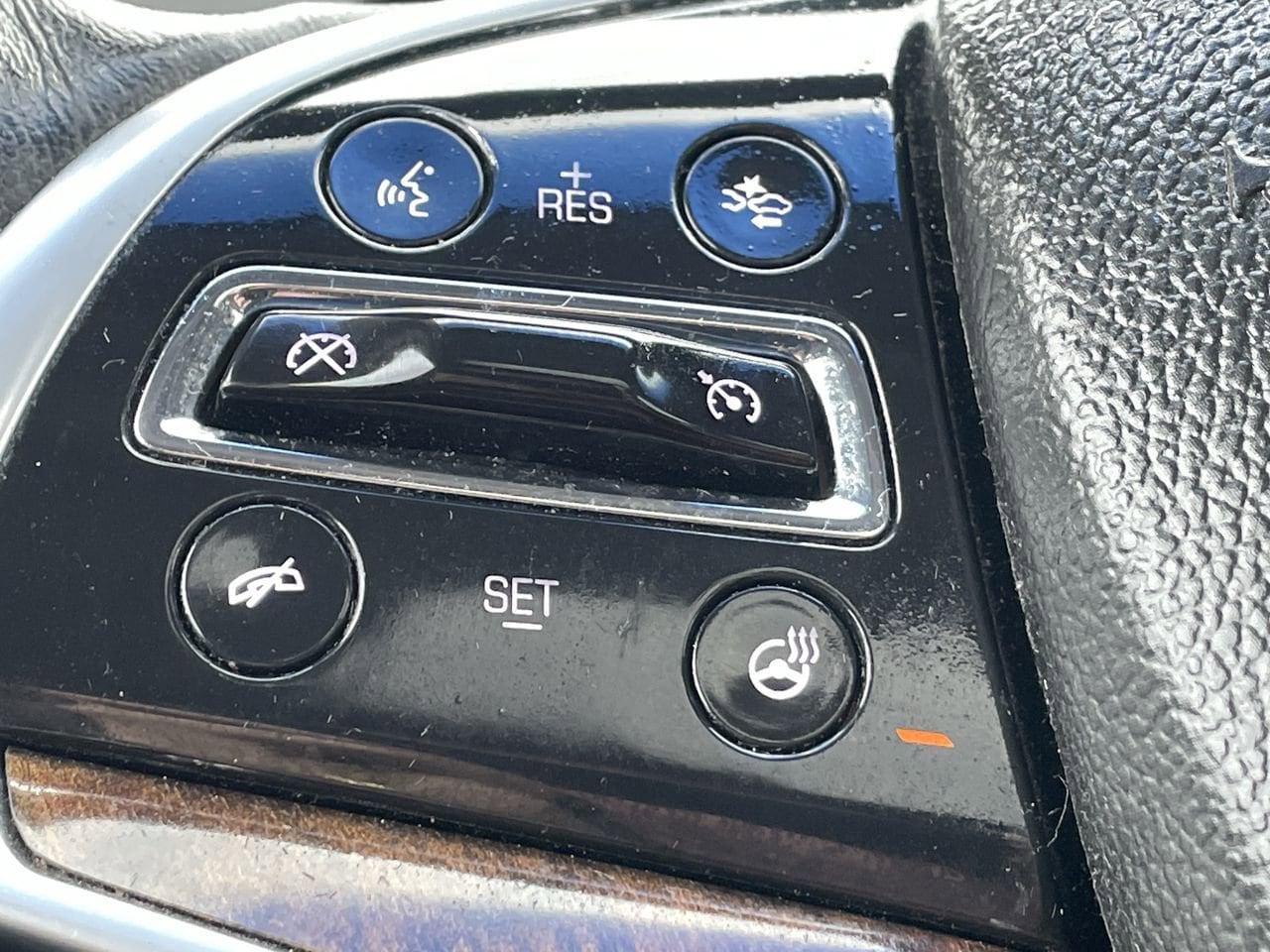 Thumbnail: 2013 Cadillac XTS - 24