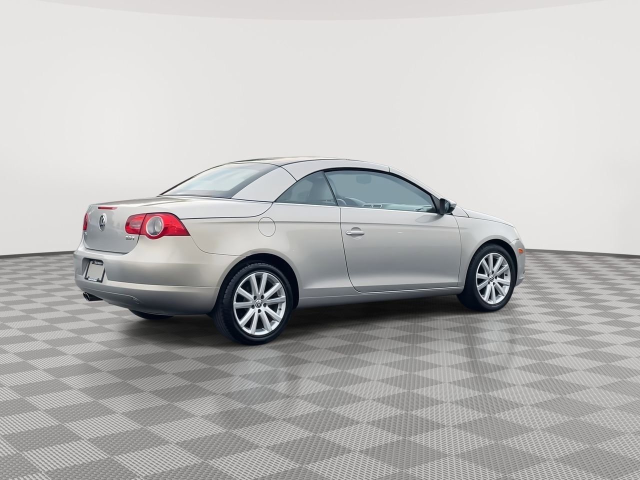 Thumbnail: 2010 Volkswagen Eos - 8