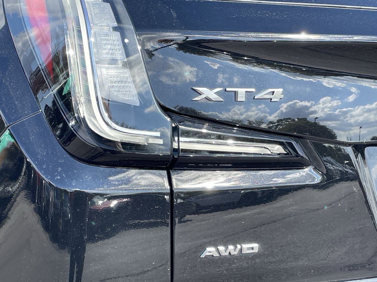 Thumbnail: 2023 Cadillac XT4 - 40