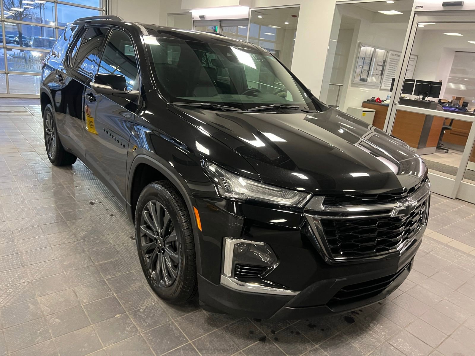 Thumbnail: 2023 Chevrolet Traverse - 4