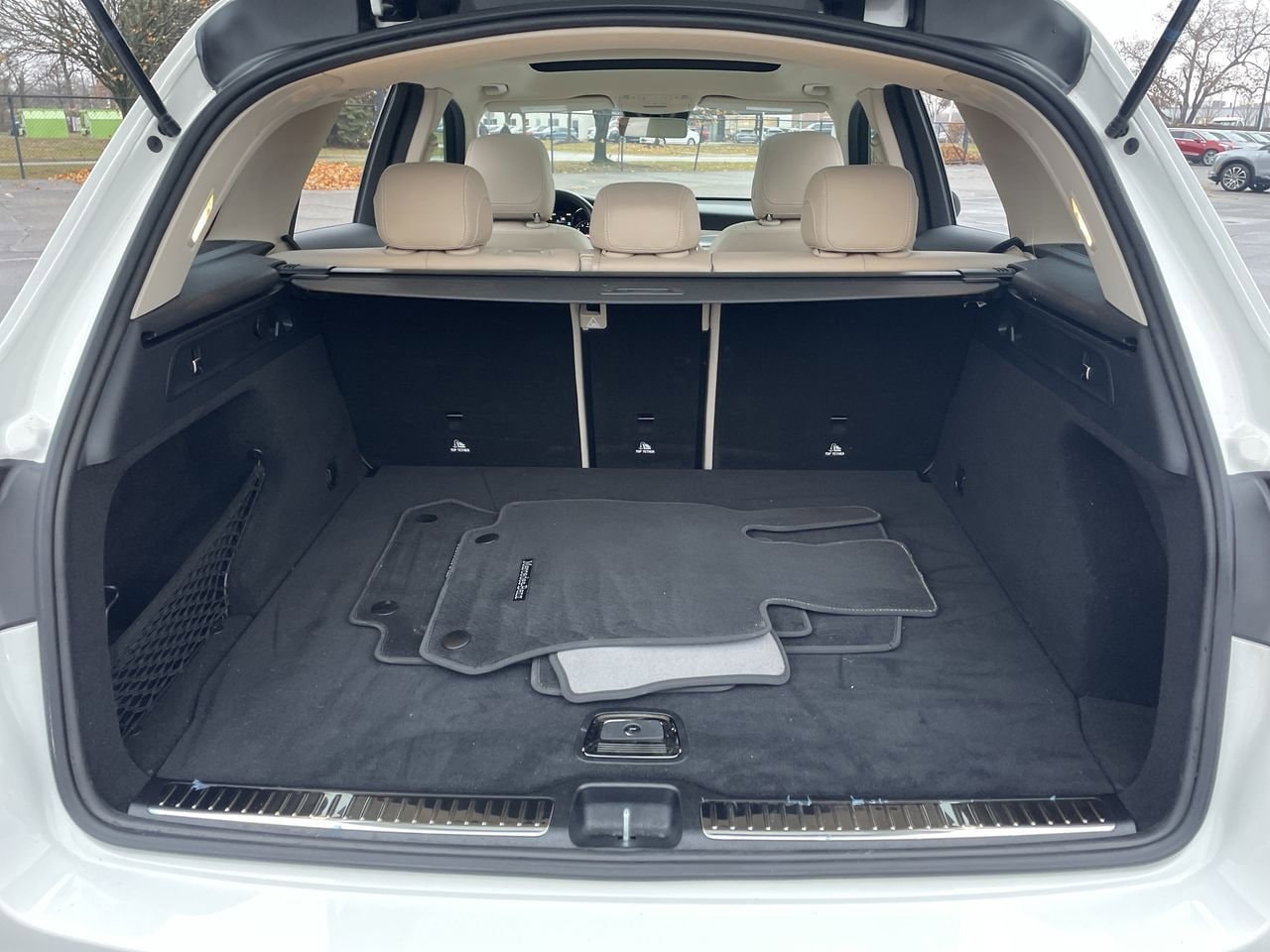 Thumbnail: 2022 Mercedes-Benz GLC - 17