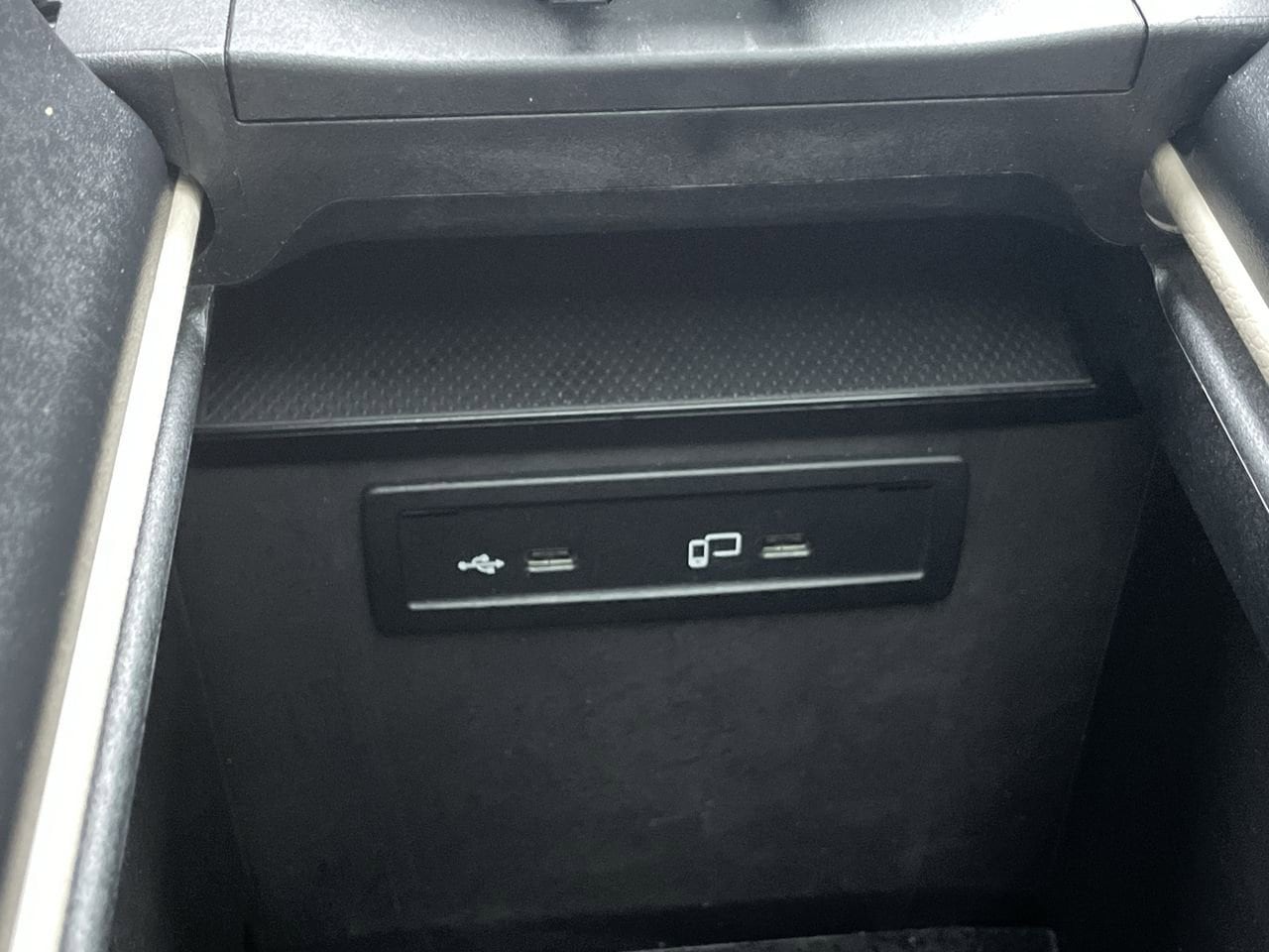 Thumbnail: 2022 Mercedes-Benz GLC - 26