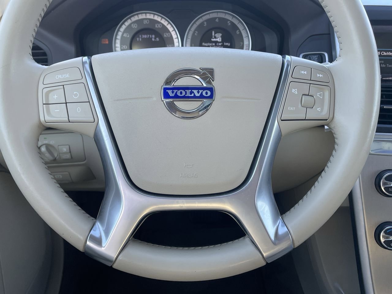 Thumbnail: 2011 Volvo XC60 - 10