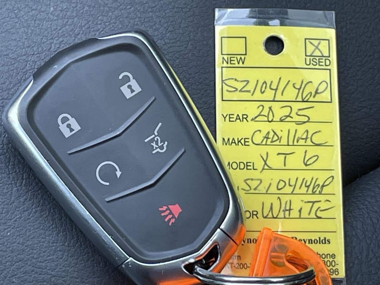 Thumbnail: 2025 Cadillac XT6 - 32