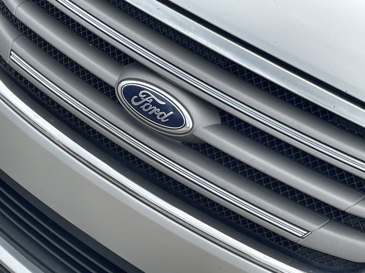Thumbnail: 2015 Ford Taurus - 32